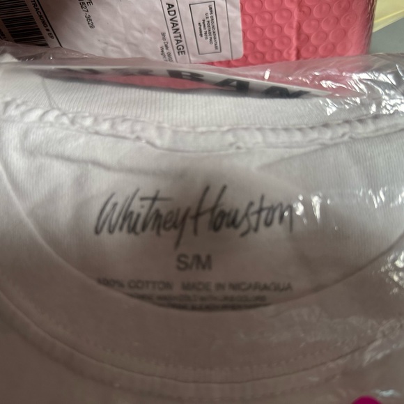 Whitney Houston tee in S/M from Urban Outfitters new in package - Picture 4 of 6